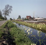 859600 Gezicht op de huizen aan de St.-Anthoniedijk te Utrecht, ter hoogte van de kruising met de Gageldijk.